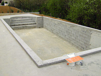 Création piscine béton à Montagna-le-Templier