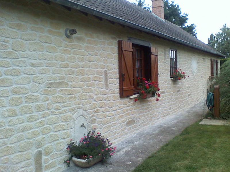 Joint à la chaux, façade en pierre à Poligny